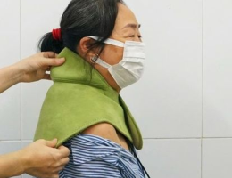 Bó thuốc điều trị đau cổ gáy