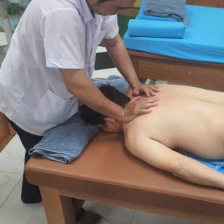 Xoa bóp- bấm huyệt