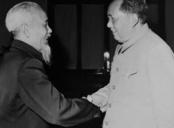 Toa rượu bổ của Chủ tịch Mao Trạch Đông tặng Chủ tịch Hồ Chí Minh