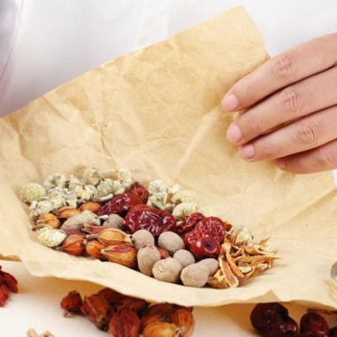 Đ&ocirc;ng y điều trị v&ocirc; sinh như thế n&agrave;o?