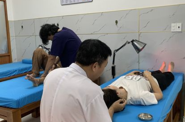 cứu ngải- bấm huyệt