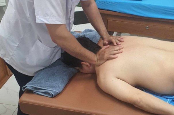 Xoa bóp- bấm huyệt