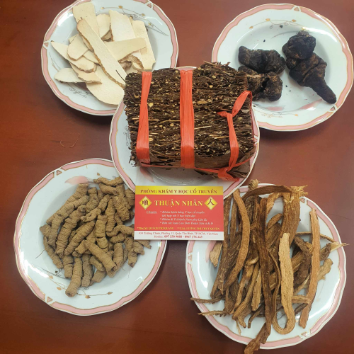 Toa rượu bổ của Chủ tịch Mao Trạch Đ&ocirc;ng tặng Chủ tịch Hồ Ch&iacute; Minh