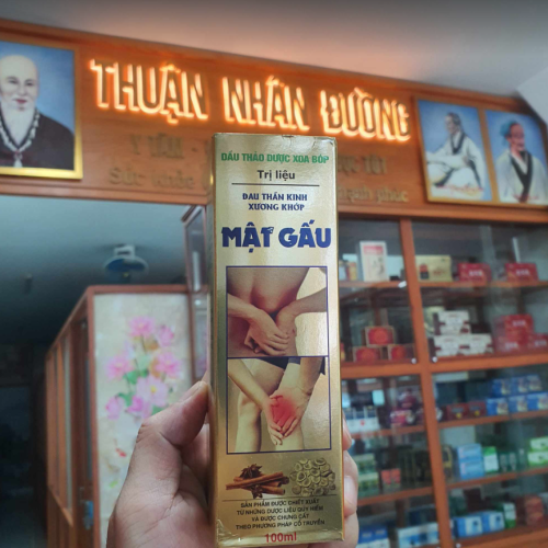 Dầu Xoa B&oacute;p Thảo Dược Mật Gấu hộp 1 chai 100ml